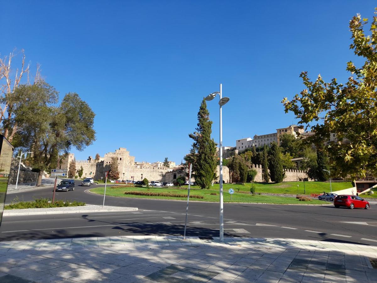 No Fiestas, 5 Dormitorios Solo Familias, Parejas O Trabajo Parking Publico Gratis A 300M Toledo Buitenkant foto